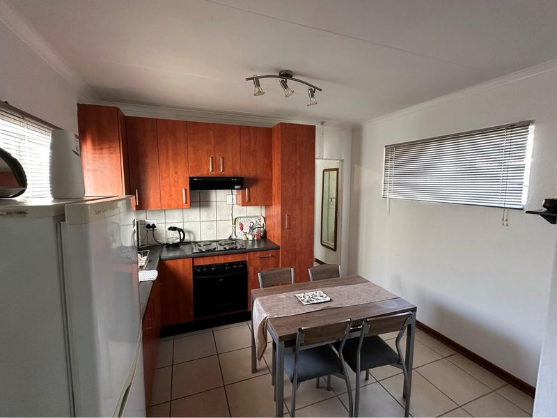 Where Comfort Meets Modern Hospitality: Your Oasis in Newcastle - Photo 8