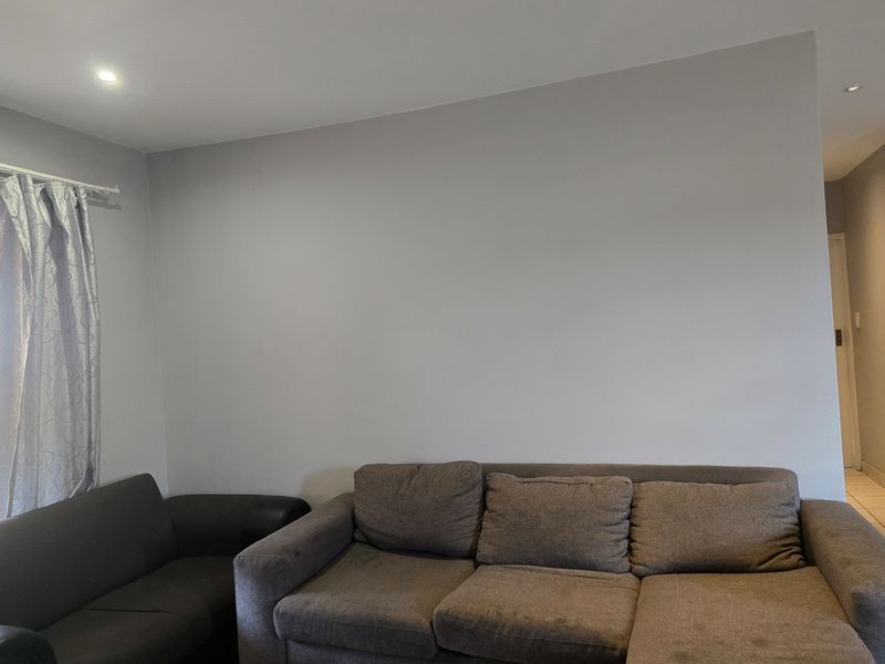 Neat and Secure - First-Floor Apartment with Great Potential and Prime Location! - Photo 8