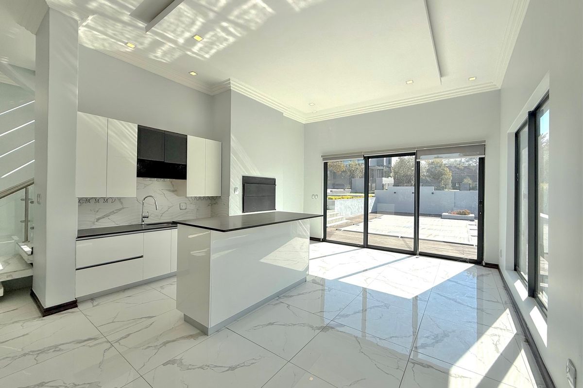 Contemporary 5 Bedroom Family Masterpiece in Steyn City - Photo 4