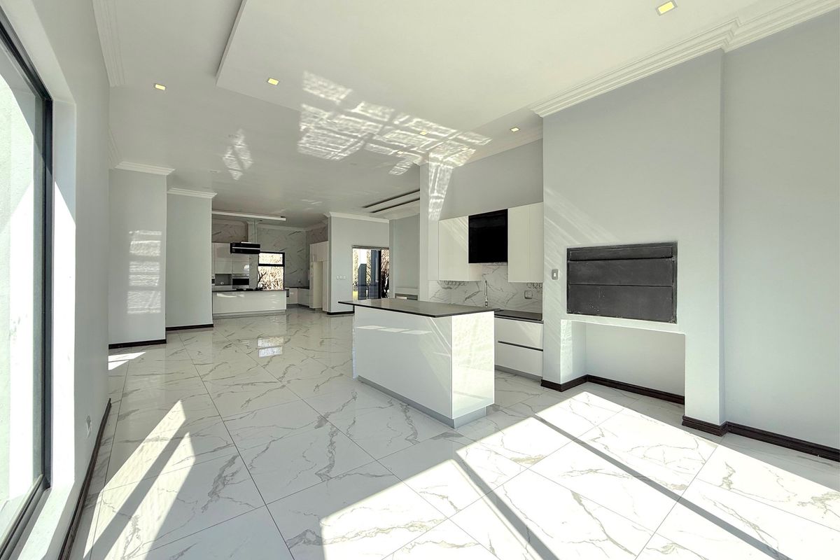 Contemporary 5 Bedroom Family Masterpiece in Steyn City - Photo 3