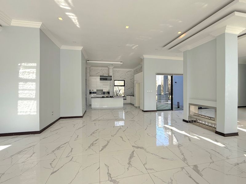 Contemporary 5 Bedroom Family Masterpiece in Steyn City - Photo 5