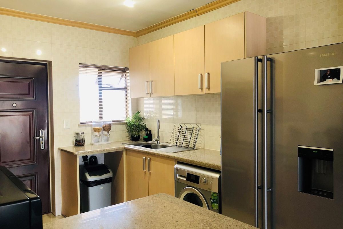 Lovely neat and well kept 2 bedroom apartment for sale! - Photo 4