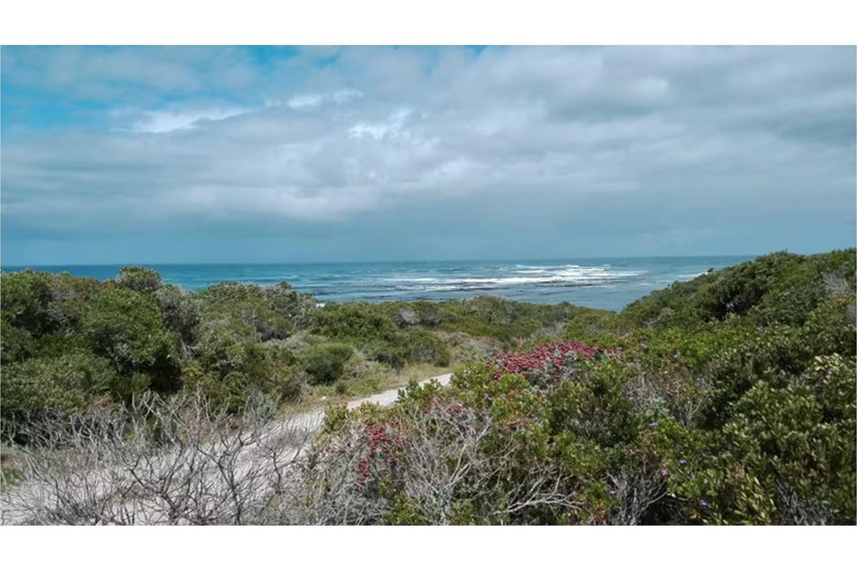 Expansive Coastal Residential lnd 4.2 ha in Birkenhead in Gansbaai - 300 m from sea - Photo 4
