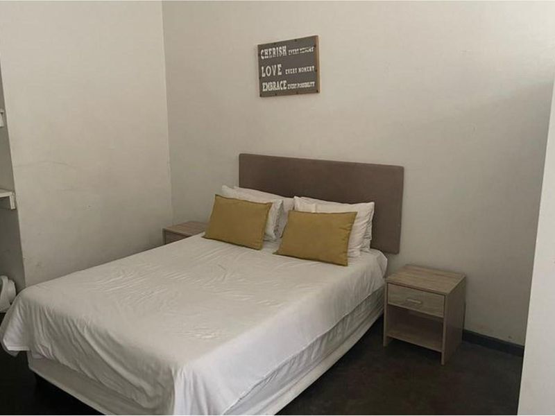 Fully Furnished Bachelor Apartment Up For Grabs in Johannesburg “Maboneng” - Photo 2