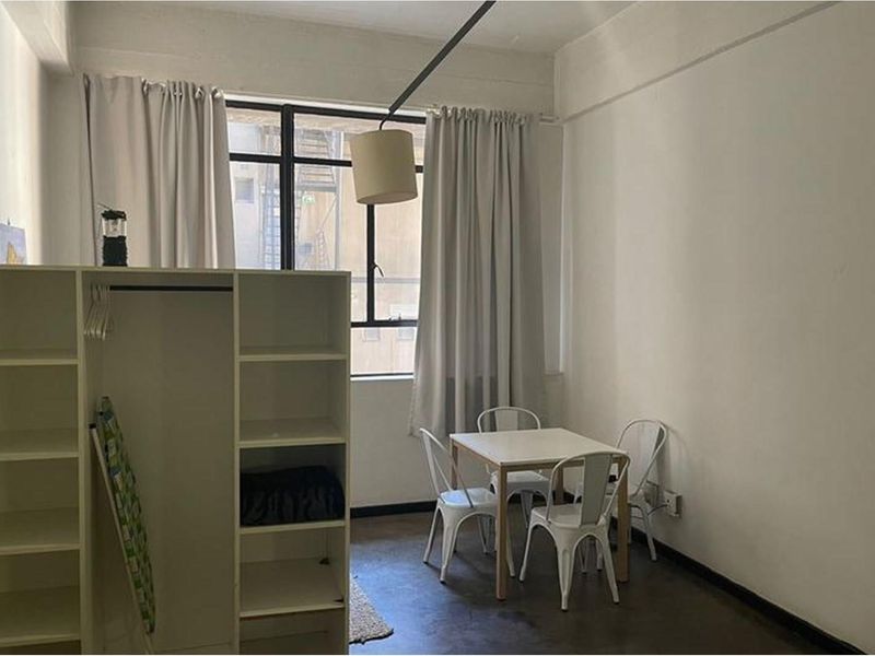 Fully Furnished Bachelor Apartment Up For Grabs in Johannesburg “Maboneng” - Photo 6