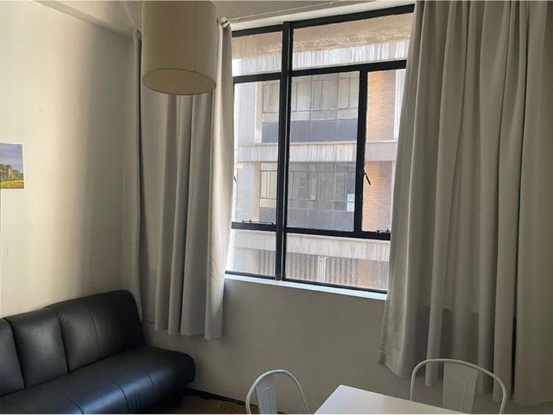 Fully Furnished Bachelor Apartment Up For Grabs in Johannesburg “Maboneng” - Photo 4