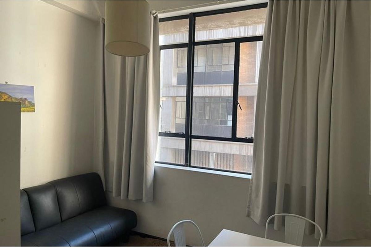Fully Furnished Bachelor Apartment Up For Grabs in Johannesburg “Maboneng” - Photo 4