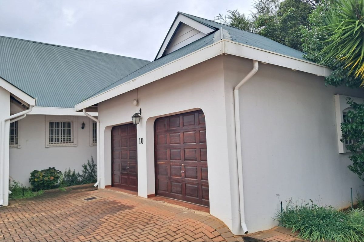 3 Bedroom Townhouse For Sale in Die Hoewes Centurion - Photo 2