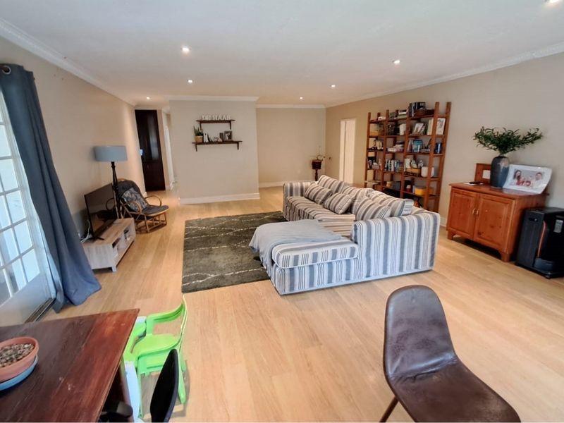 3 Bedroom Townhouse For Sale in Die Hoewes Centurion - Photo 3