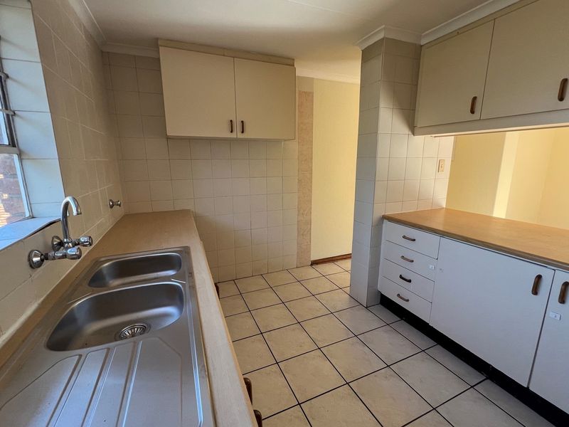 Spacious 1-Bedroom Apartment with Private Garden - Photo 7