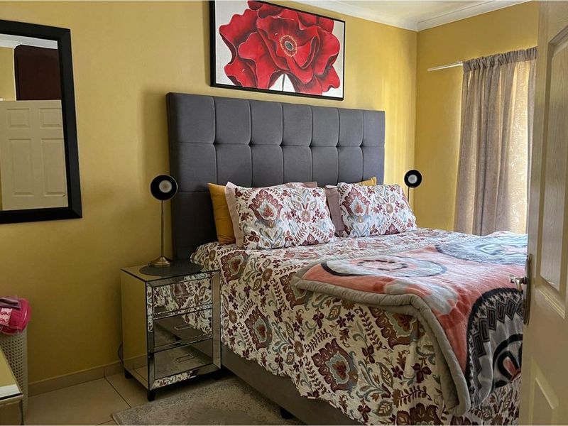 "Charming 4-Bedroom Home in Sonheuwel for Sale" - Photo 10