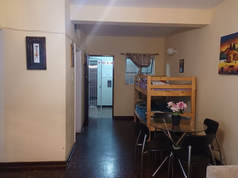 2 Bed 1 Bath flat for sale in Esplanade  durban - Photo 3