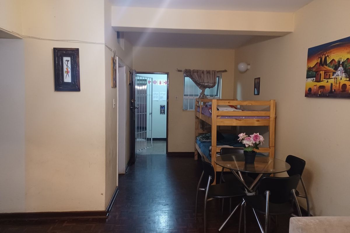 2 Bed 1 Bath flat for sale in Esplanade  durban - Photo 3