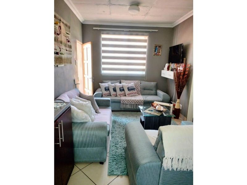 "Cozy Comfort, Managed with Care" - Photo 2