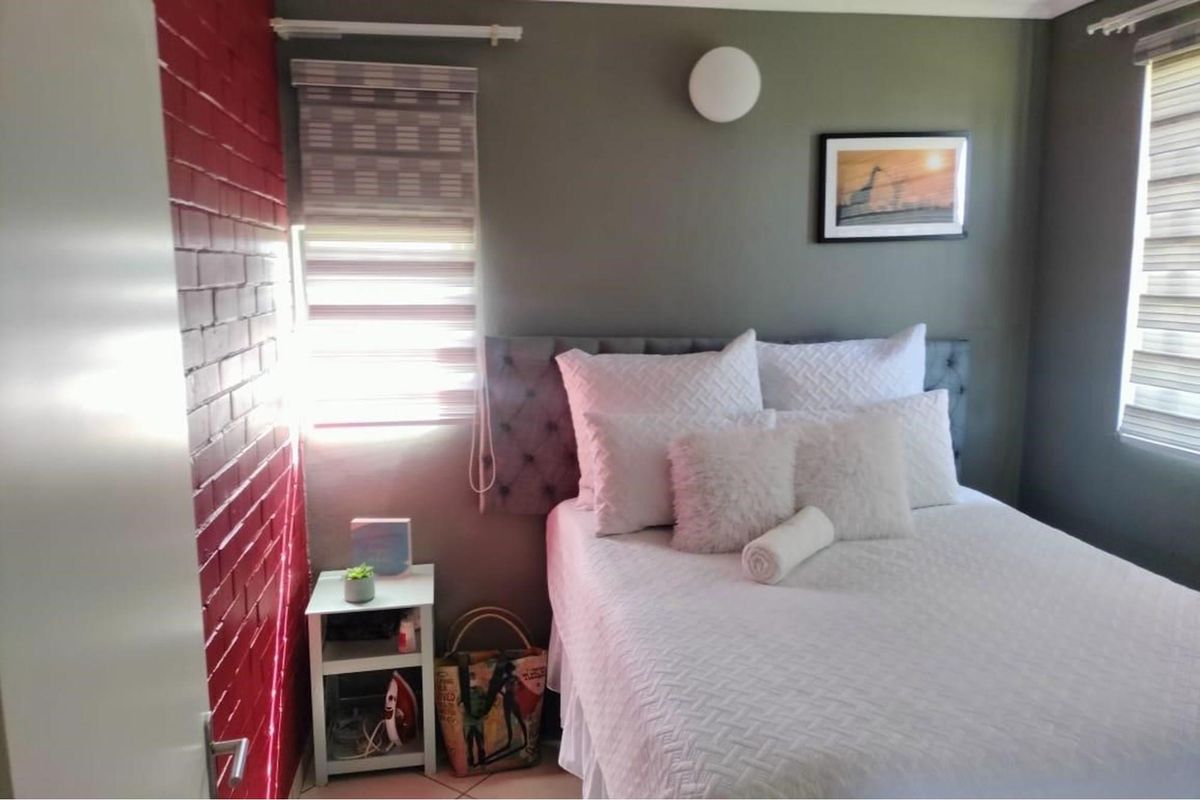 "Cozy Comfort, Managed with Care" - Photo 5