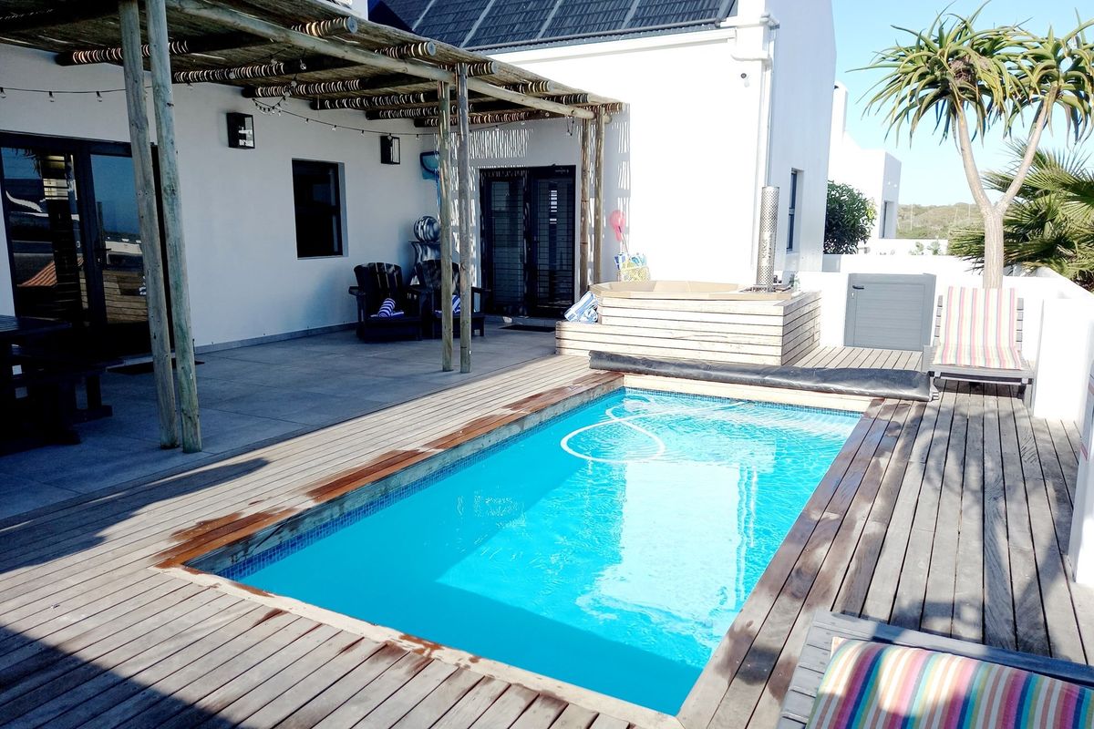 Jacobsbaai Coastal Retreat - Solar-Powered, Heated Pool Rooftop View - Photo 4