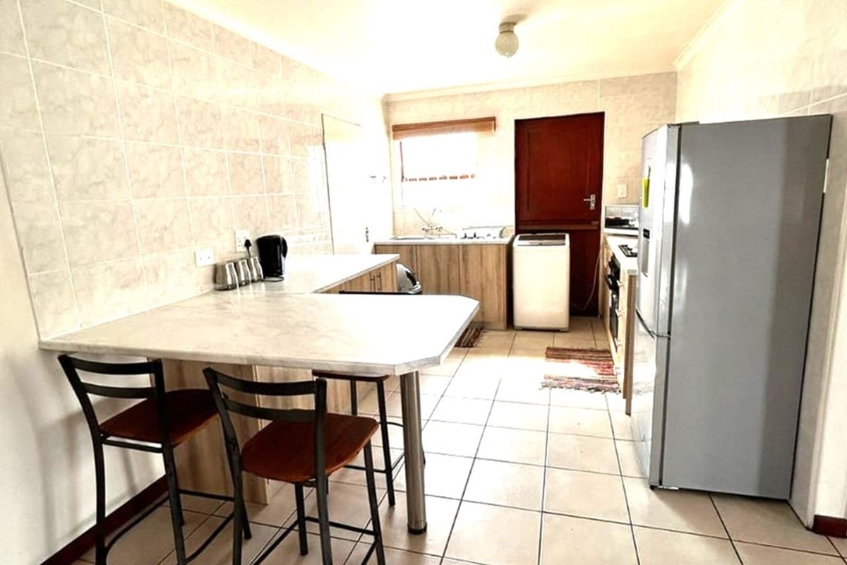 Spacious 3 bedroom house in Skiathos for sale: Langebaan:  West Coast - Photo 4