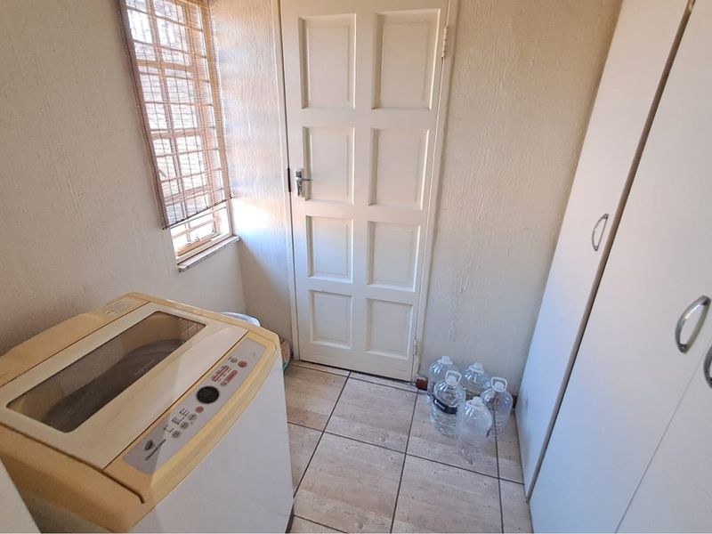 2 BedroomTownhouse For Sale in Clubview Centurion - Photo 9