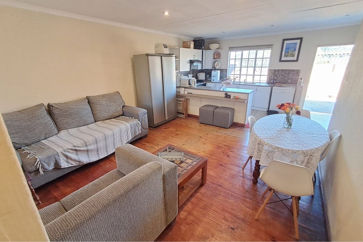 2 BedroomTownhouse For Sale in Clubview Centurion - Photo 3