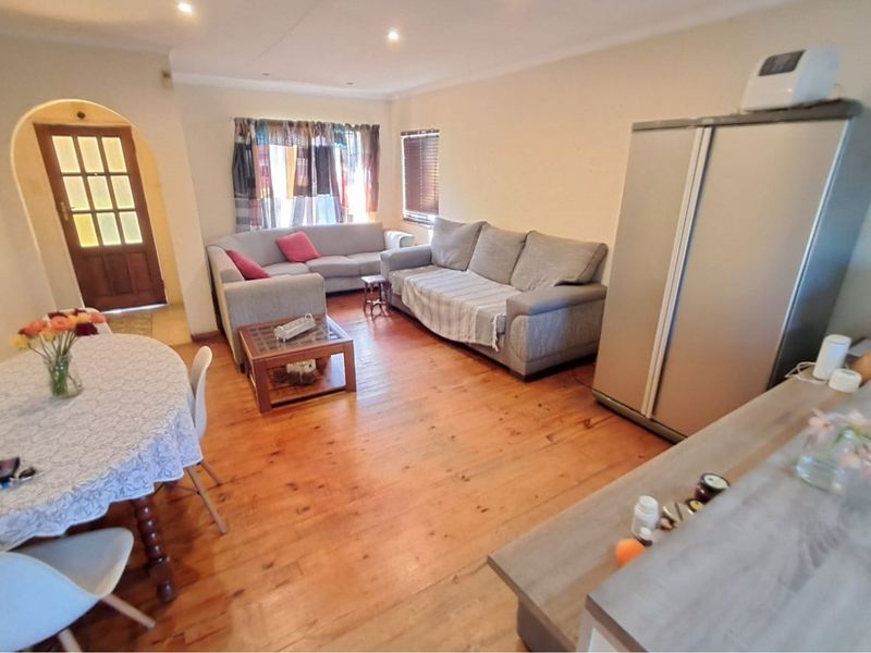2 BedroomTownhouse For Sale in Clubview Centurion - Photo 4