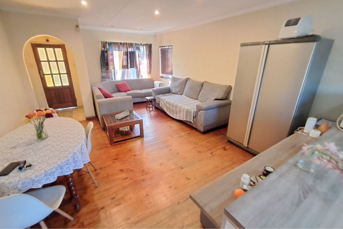 2 BedroomTownhouse For Sale in Clubview Centurion - Photo 4
