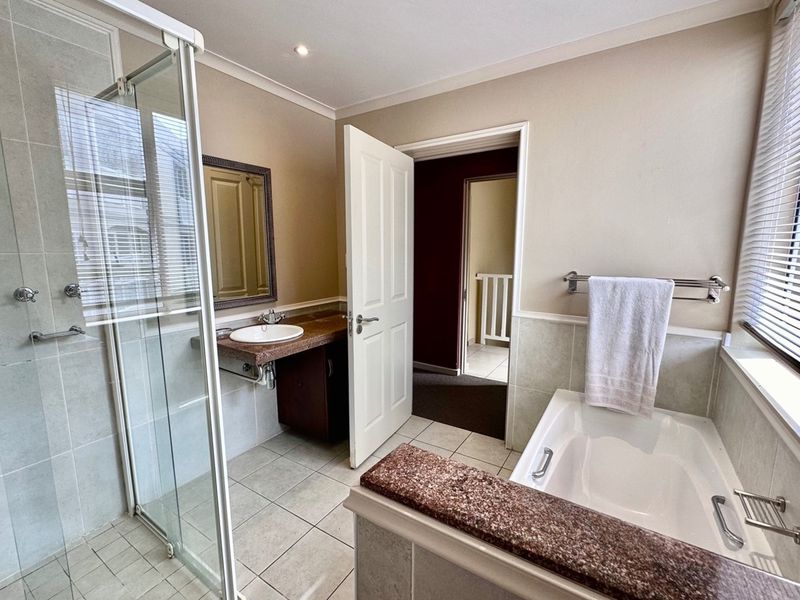 Villa with stunnning sea views! - Photo 10