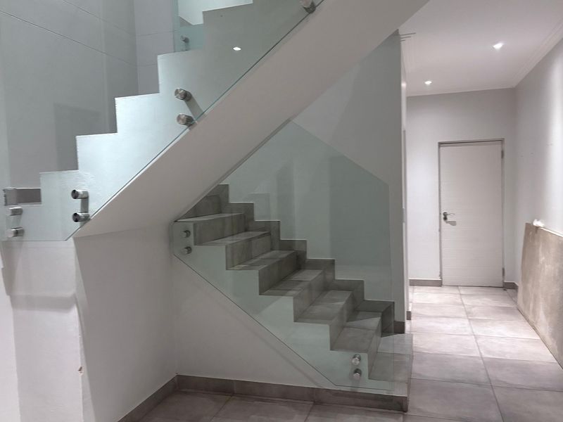 Bryanston Dream Home: 3-Bed Cluster for Sale - Photo 9