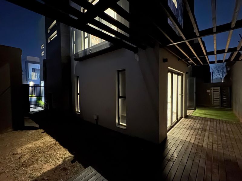 Bryanston Dream Home: 3-Bed Cluster for Sale - Photo 7