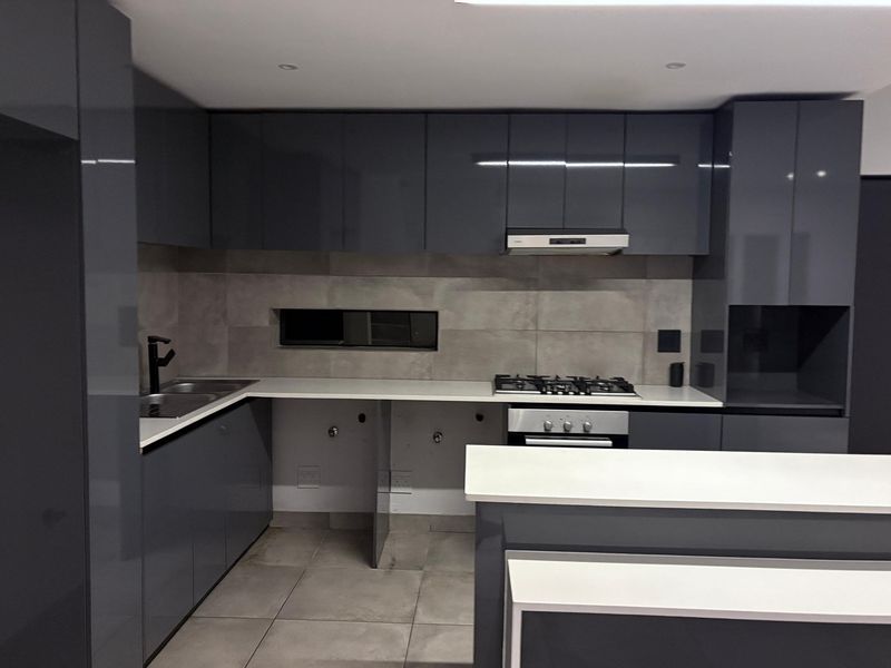 Bryanston Dream Home: 3-Bed Cluster for Sale - Photo 8