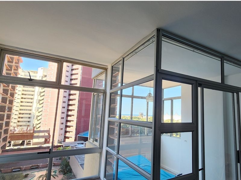 Spacious 2-Bedroom Apartment in Prime South Beach - Photo 6