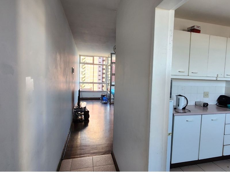 Spacious 2-Bedroom Apartment in Prime South Beach - Photo 5