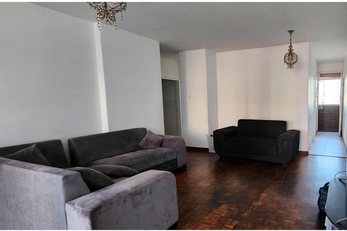 Spacious 2-Bedroom Apartment in Prime South Beach - Photo 3