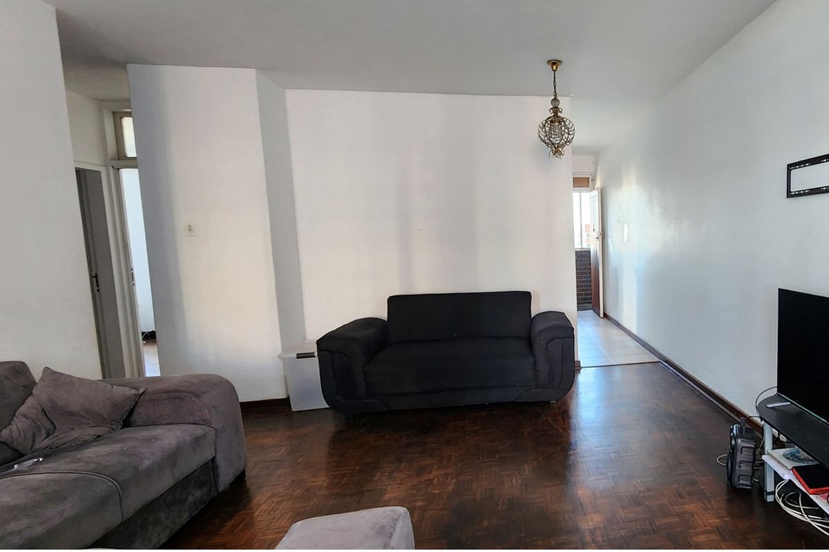 Spacious 2-Bedroom Apartment in Prime South Beach - Photo 4