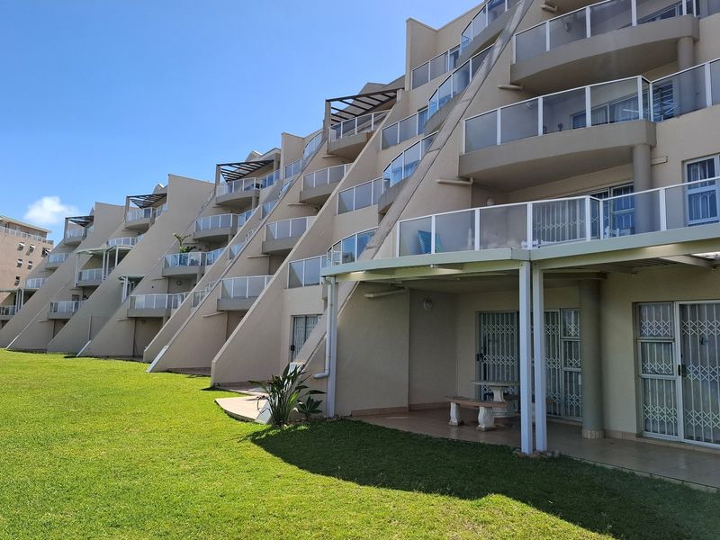 Newly renovated apartment by the sea - Photo 1