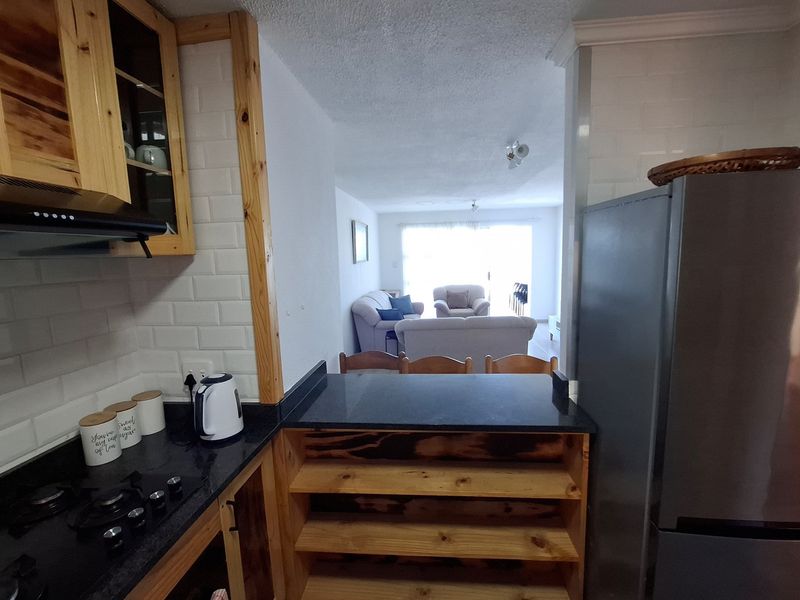 Newly renovated apartment by the sea - Photo 6