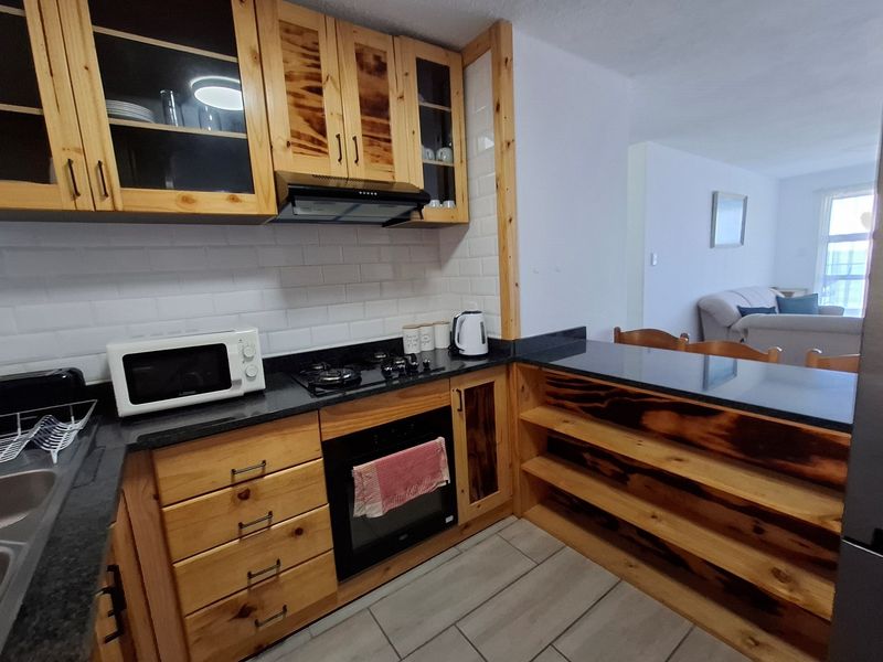 Newly renovated apartment by the sea - Photo 4