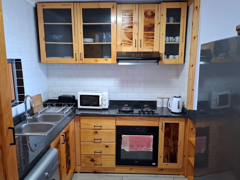 Newly renovated apartment by the sea - Photo 3
