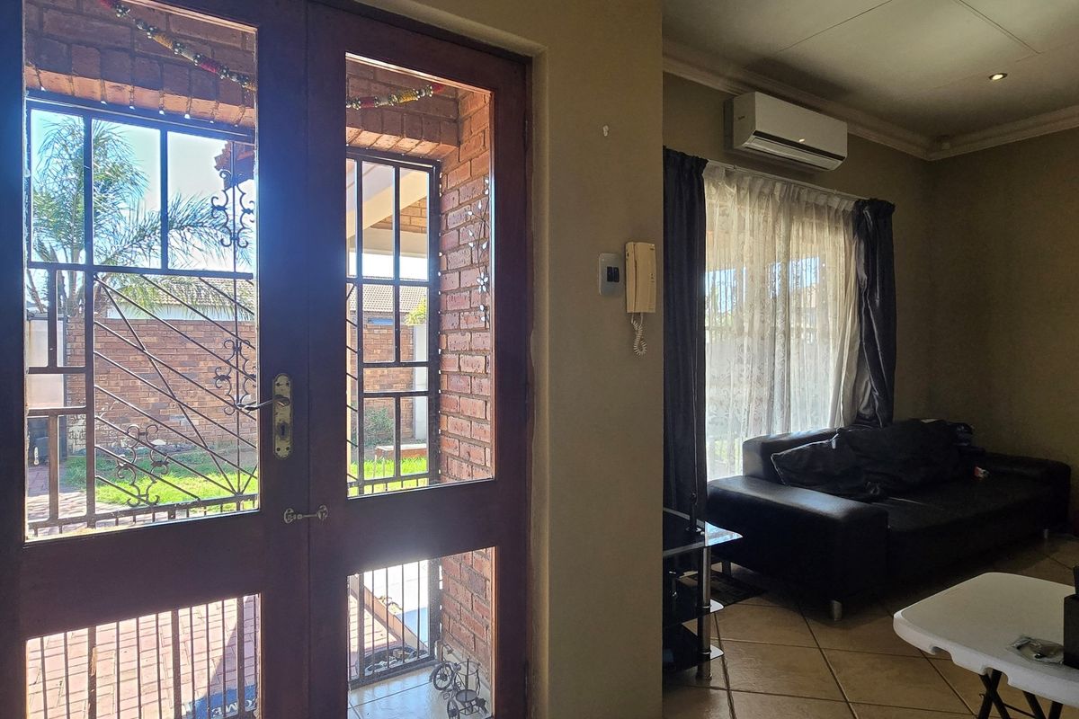 Stylish, Secure and Smart - Your Dream Home Awaits in Middelburg! - Photo 5