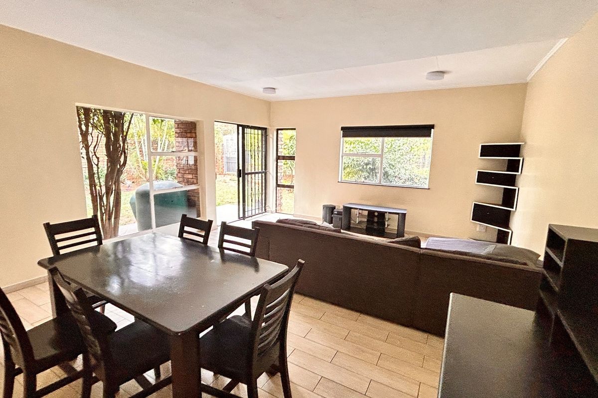 Mountain Serenity | Brummeria Townhouse with Views, Garden Modern Finishes - Photo 3
