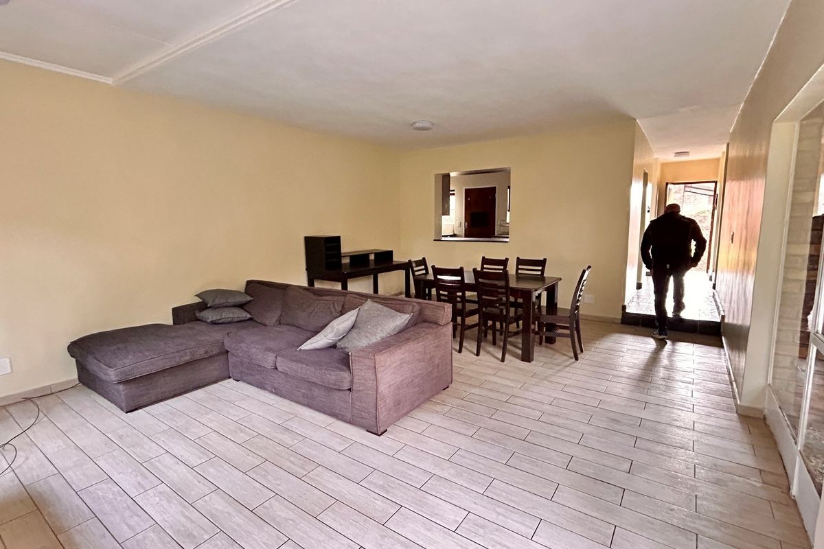 Mountain Serenity | Brummeria Townhouse with Views, Garden Modern Finishes - Photo 2