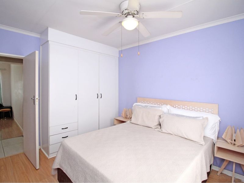 Charming 3Bed Townhouse in Thatchfield - Photo 9