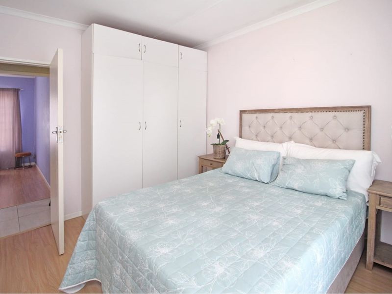 Charming 3Bed Townhouse in Thatchfield - Photo 10