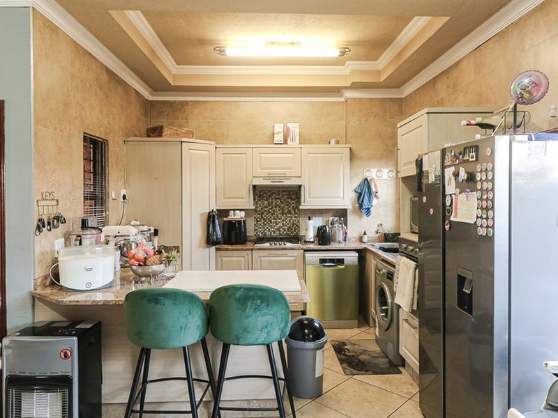 Ground Floor Gem with Premium Finishes and Private Garden - Photo 9