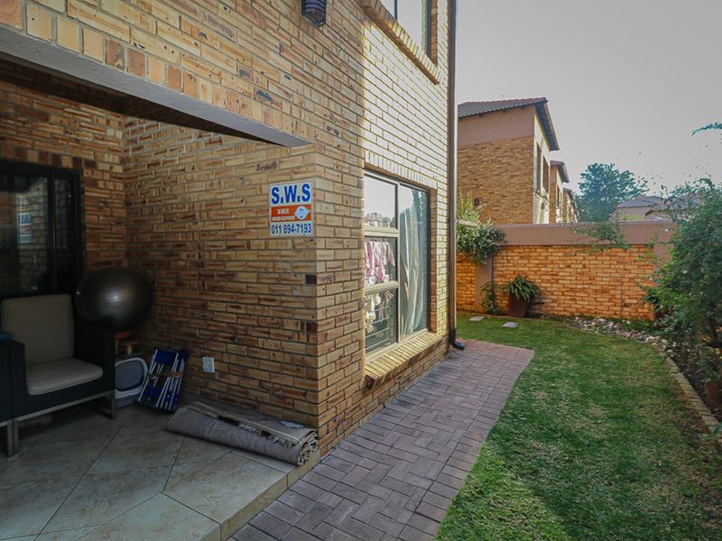 Ground Floor Gem with Premium Finishes and Private Garden - Photo 3