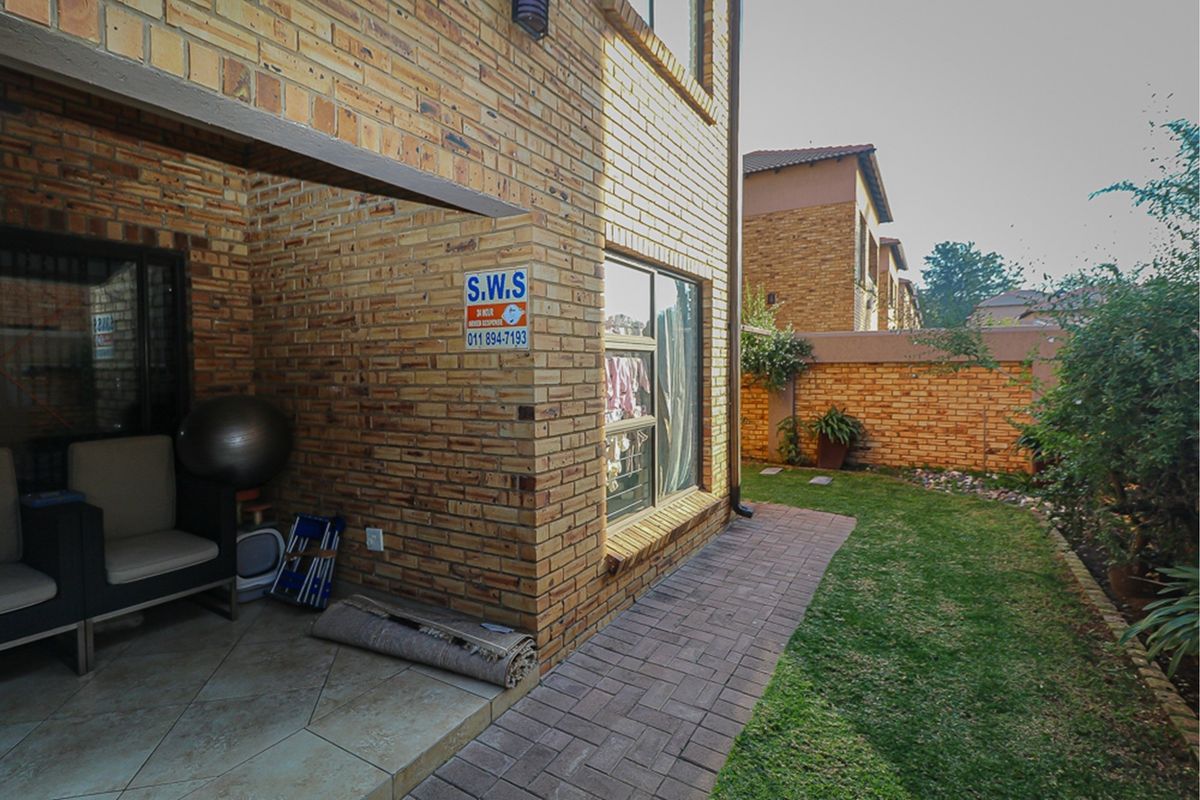 Ground Floor Gem with Premium Finishes and Private Garden - Photo 3