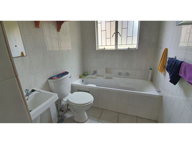 Charming 3-Bed Apartment in North Riding - Photo 7