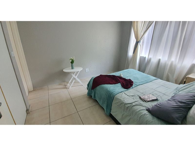 Charming 3-Bed Apartment in North Riding - Photo 5