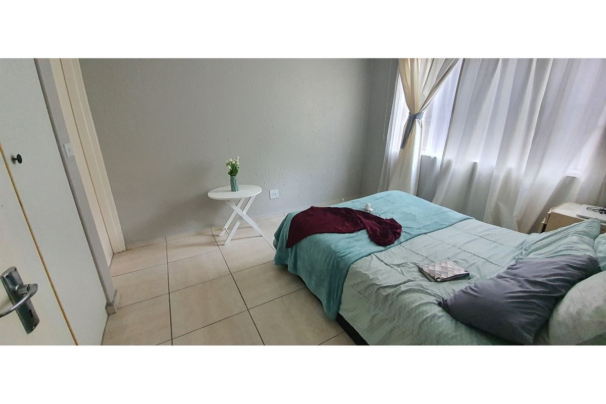 Charming 3-Bed Apartment in North Riding - Photo 5