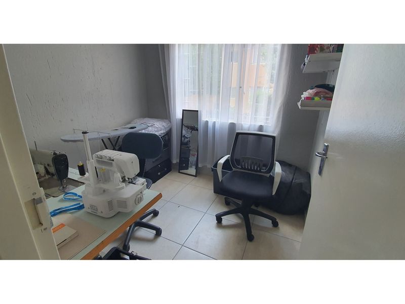 Charming 3-Bed Apartment in North Riding - Photo 3