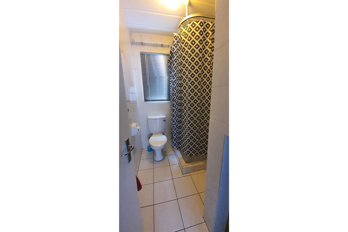 Charming 3-Bed Apartment in North Riding - Photo 4